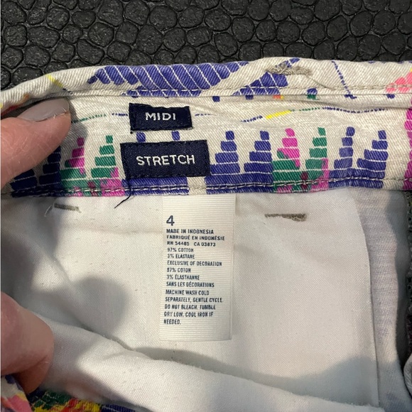 American Eagle outfitters Aztec tribal size 4 midi twill‎ shorts - Picture 3 of 6